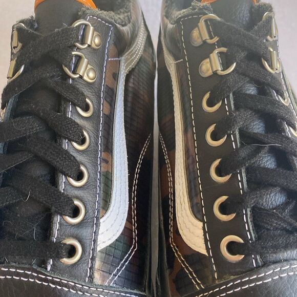 Vans Black and White Sneakers - Picture 7 of 9